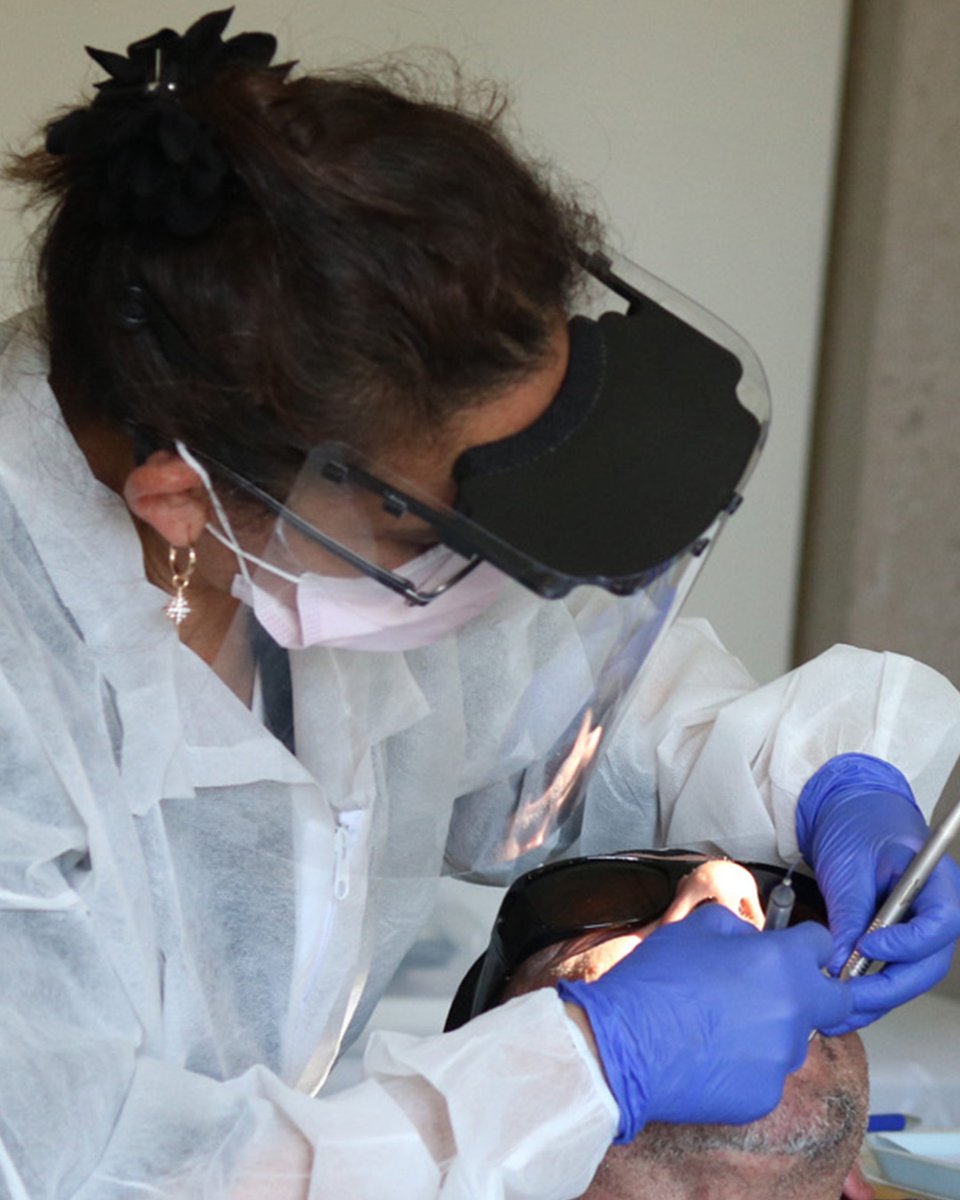 theCDHA's tweet photo. Equitable access to oral health care remains a challenge for many First Nations, Inuit and Métis Peoples. Barriers can include limited access to care in rural and remote communities, infrastructure gaps, food insecurity, and systemic inequities shaped by colonial policies.

Dental hygienists have an opportunity to deepen their understanding of these barriers and contribute to culturally safe, respectful and equitable oral health care.

Learn more here:
https://t.co/ibS00J1n5v