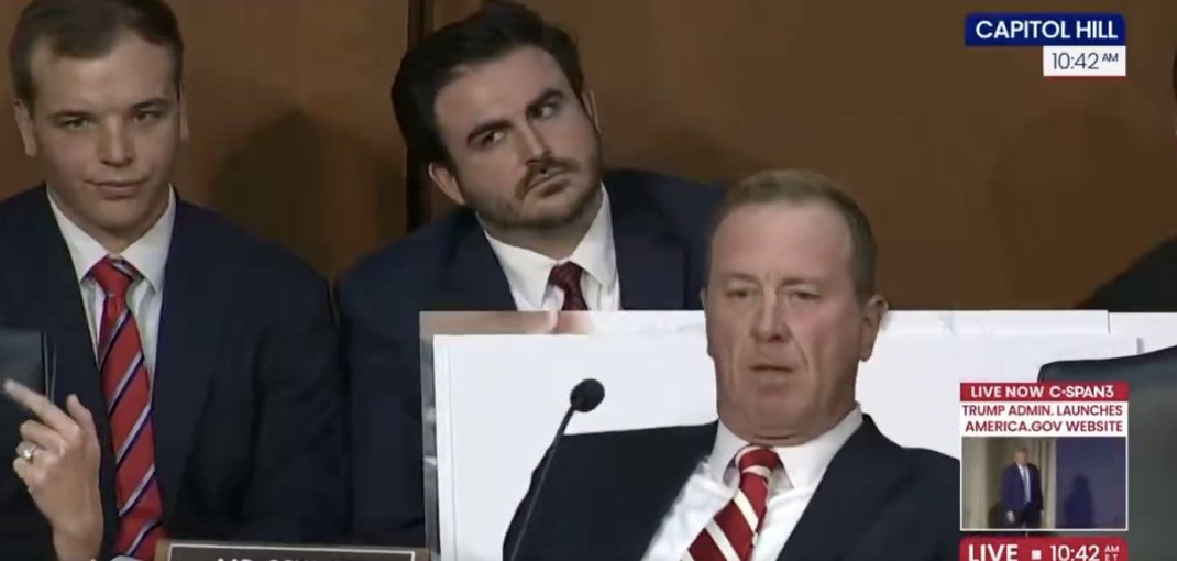 daveweigel's tweet photo. Three very good "oh no" faces here. https://t.co/dclEjzE9Kt