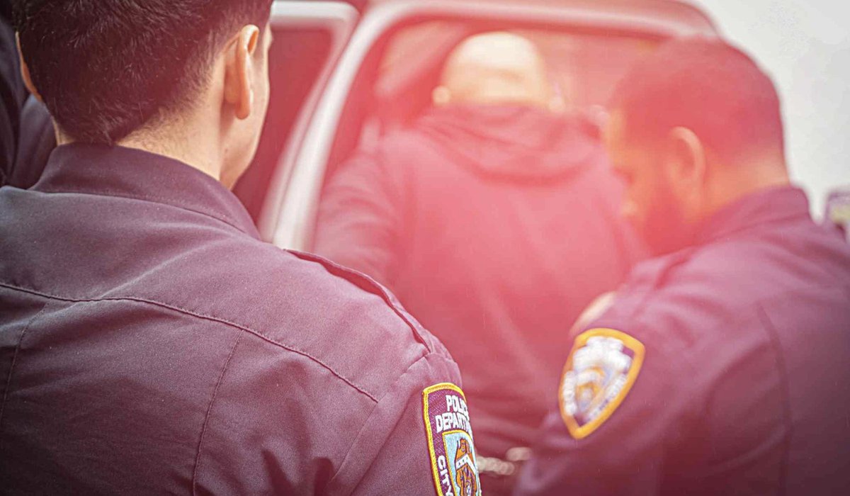 amNewYork's tweet photo. Nearly 10,000 NYPD street stops went missing from department books, federal monitor says https://t.co/dF4qM7IVNQ https://t.co/tJjMO33vQT