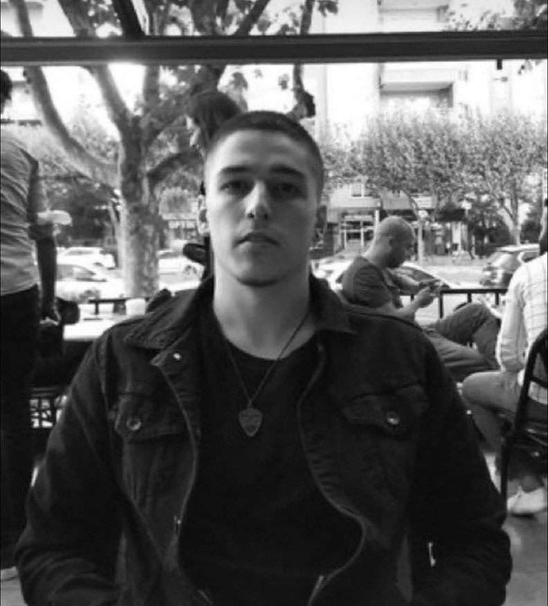 opuucuk's tweet photo. yeni görevlendirildiği sahili olan şehirde deniz manzaralı cafede portakallı oralet içip okey oynayan 3 yıllık sevgilisini kız keserek aldatmaya giden anadolulu uzman cavus sene 2022 https://t.co/EpByS7kLkf