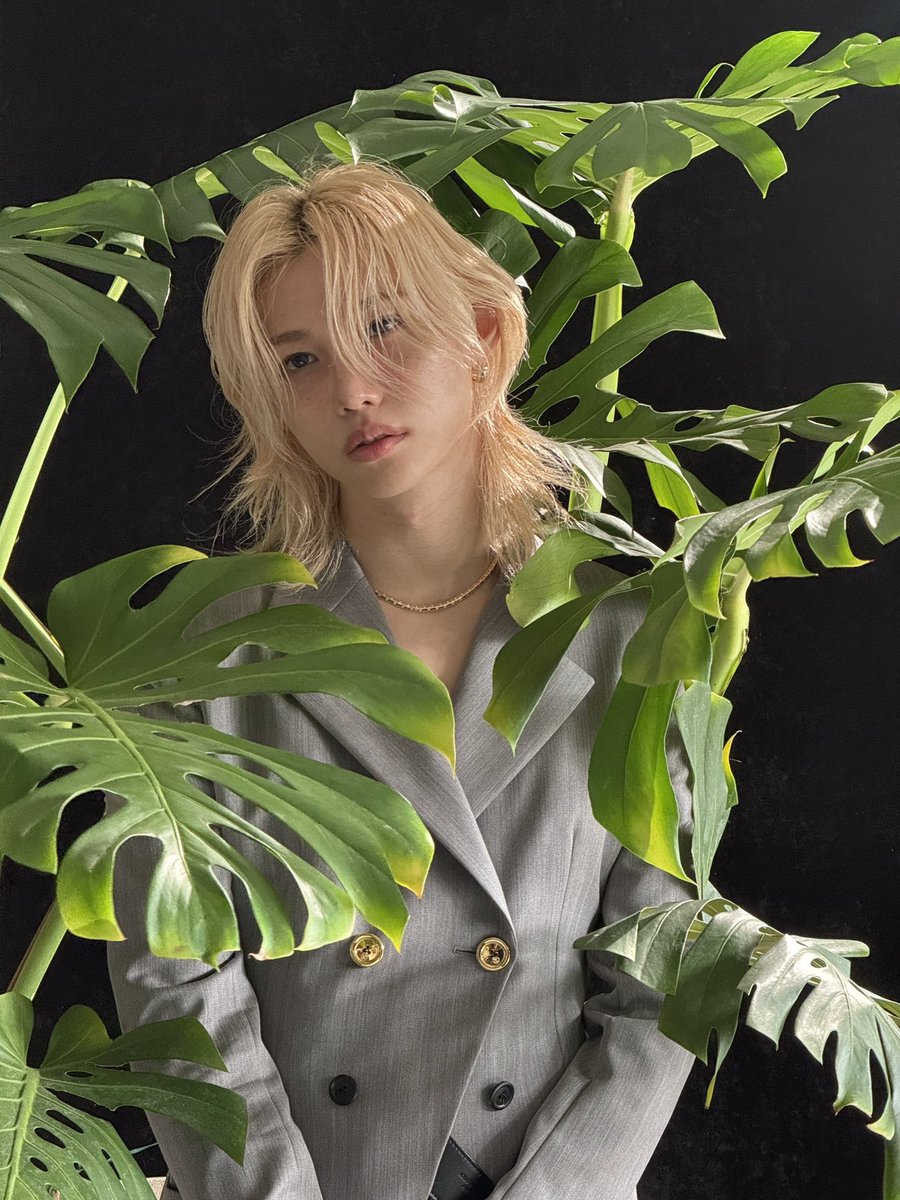 anabelsanc29020's tweet photo. Felix makes luxury look so natural and effortless, that's our Felix.

FELIX ICÔNE DE LA MODE
#FELIXxLVSS27 #FELIX 
@LouisVuitton https://t.co/jugI5mkhgm