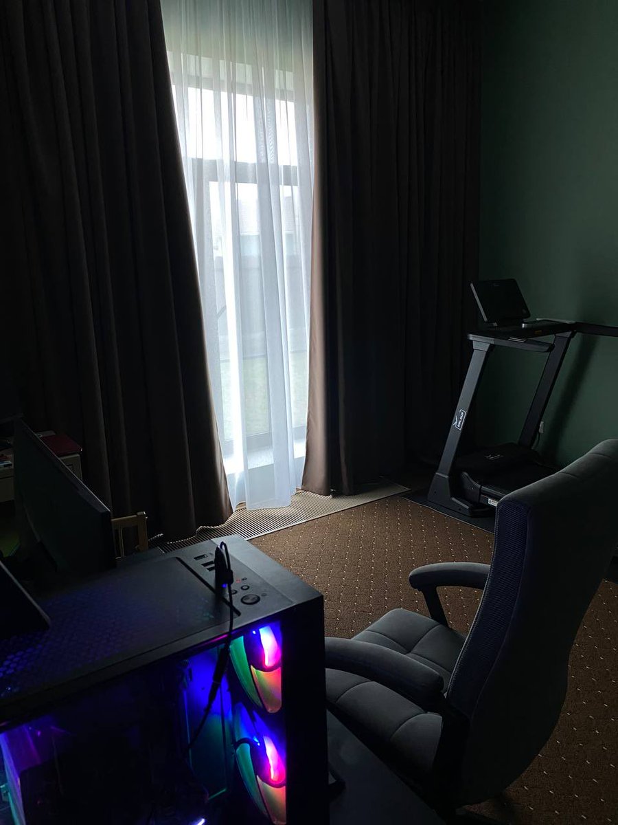 Rekkonda's tweet photo. @ManlinessNorms Probably need something for cardio, I have this toy for example. Good one 👌🏽 https://t.co/Hry3G9CpAi
