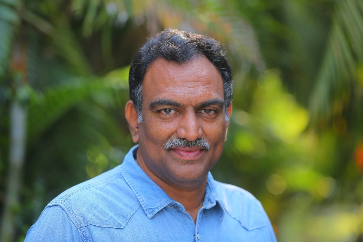 NewsMeter_In's tweet photo. #Hyderabad:
#Criminalcase registered against #socialmediainfluencer Veeramachineni Ramakrishna
@cyberabadpolice have registered a #case against social media influencer Veeramachineni Ramakrishna and Dr Koteswara Rao following a #complaint by a 30-year-old law student.
The complainant alleged he paid ₹26,000 after being told Type-1 #diabetes could be cured.
He stopped insulin on their advice and was hospitalised within two days with diabetic ketoacidosis and severe #dehydration.
The FIR includes allegations of #cheating, #endangeringlife and #conspiracy, besides provisions of the #NMCAct and #Drugs & Magic Remedies Act.
#VeeramachineniRamakrishna #CyberabadPolice