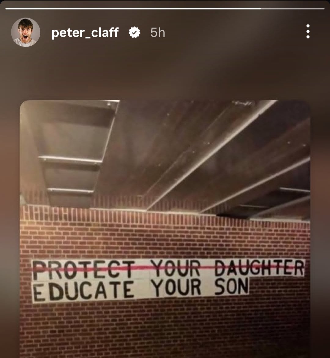 RealPriyanshu9's tweet photo. Peter Claffey being Ser Dunk the Tall in real life 
👏👏❤️❤️
#AKOTSK https://t.co/SibqHgNhPq
