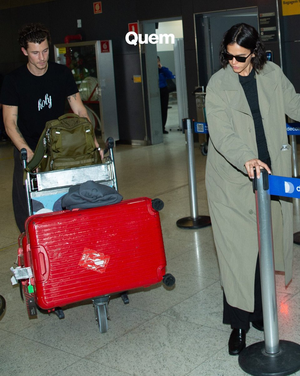 malumababysm's tweet photo. @matheosa2020 Actually, Bruna Marquezine got paid for paparazzi or Bruna is calling paparazzi for her by Quem from Brazil 🇧🇷🤣 https://t.co/Sd3efzGvjY