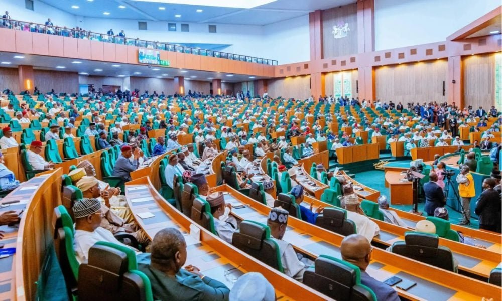 DailyPostNGR's tweet photo. Reps demand immediate rescue of 116 schoolchildren, other Borno abductees
https://t.co/YDsLaPZID6 https://t.co/Xdvrwfq8wq