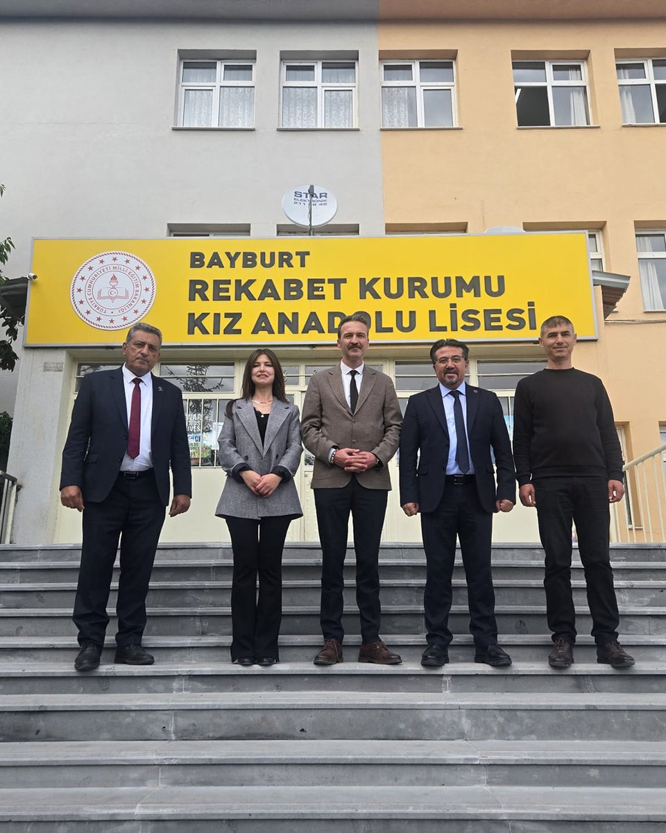 egitimisorg's tweet photo. Eğitim-İş olarak, örgütlenme çalışmalarımız kapsamında Bayburt’ta okul ziyaretleri gerçekleştirdik.

Genel Örgütlenme Sekreterimiz Bülent Metin, Bayburt İl Başkanımız Murat Irmak ve Sinop Şube Başkanımız Celal Tuncay Şahbenderoğlu eğitim emekçileriyle bir araya gelerek okullardaki çalışma koşullarını, bölgede karşılaşılan sorunları ve meslektaşlarımızın taleplerini dinledi.

Ziyaretlerimizde, sendikamızın eğitim emekçilerinin ekonomik, özlük ve demokratik haklarını korumak adına yürüttüğü örgütsel mücadele aktarıldı; sahadan gelen talepler doğrultusunda geliştirilen çözüm önerilerimiz ve eylem programımız paylaşıldı.
Eğitim-İş olarak, laik, bilimsel, kamusal ve nitelikli eğitim mücadelemizi her ilde, her okulda büyütmeye; eğitim emekçilerinin ve emeğimizin hakkını kararlılıkla savunmaya devam edeceğiz.

#Bayburt
