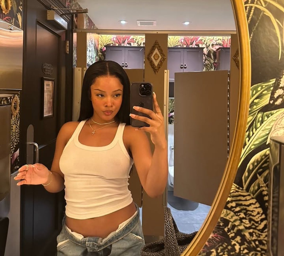 iam__lanza's tweet photo. Hey girl ๐ฅบ
Je suis jalouse de chaque look ๐๐โบ๏ธ
#adifferentworld #Deborahwayne https://t.co/tiBgThI6GN