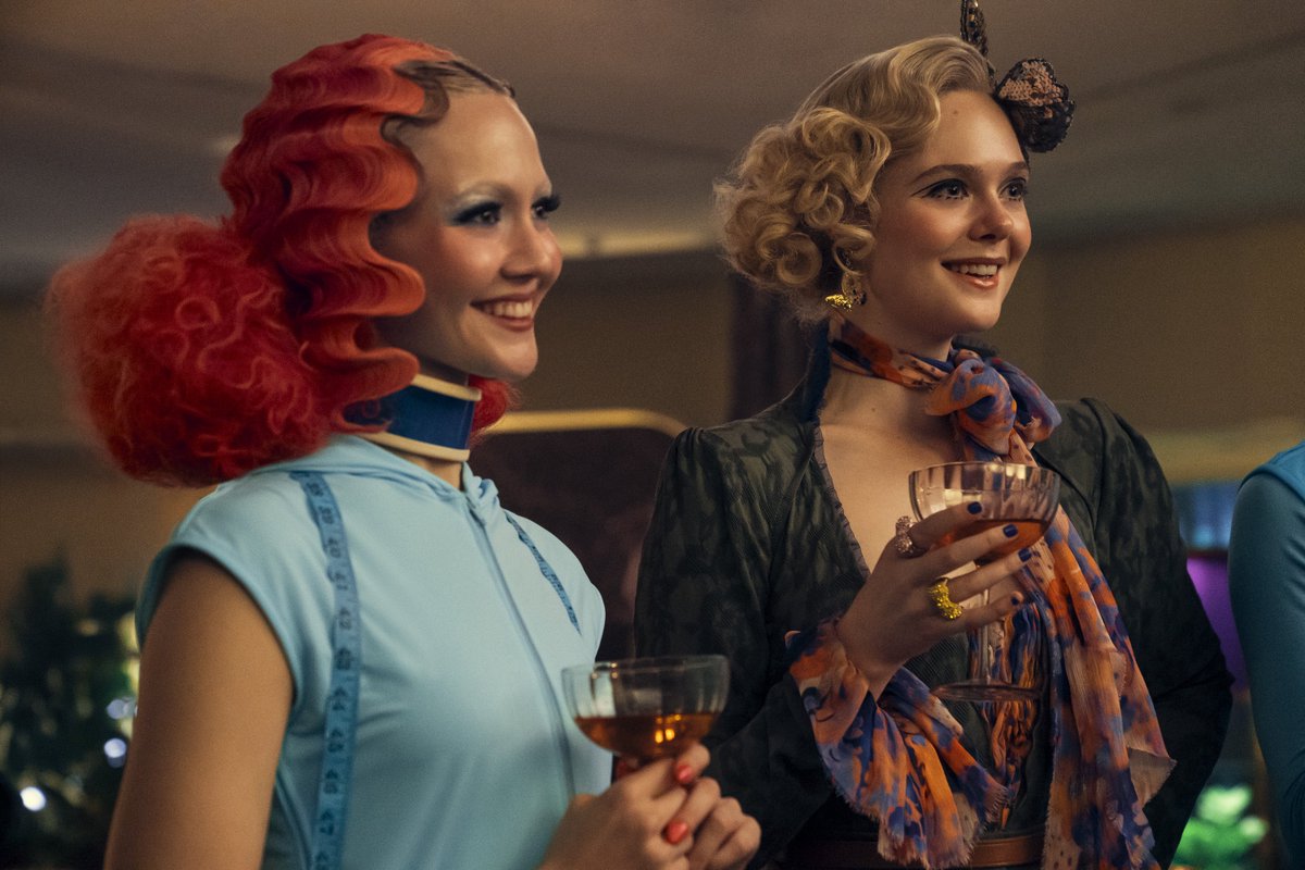 PopBase's tweet photo. Exclusive new look at Elle Fanning as Effie Trinket and Iris Apatow as Proserpina Trinket in ‘THE HUNGER GAMES: SUNRISE ON THE REAPING’.

In theaters on November 20. https://t.co/5zKGQmj6Om