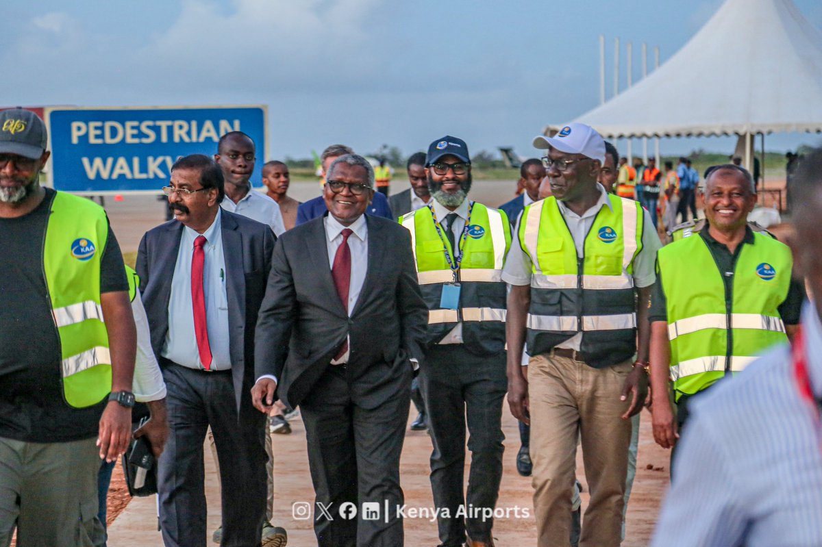 KenyaAirports's tweet photo. KAA Welcomes Mr. Aliko Dangote to Manda Airstrip

KAA MD/CEO, Mr. Moses Wekesa, officially receives renowned business leader and investor Mr. Aliko Dangote upon his arrival at Manda Airport, Lamu, ahead of tomorrow’s historic East African Oil Refinery ground-breaking ceremony. https://t.co/IGWevXG8Nx