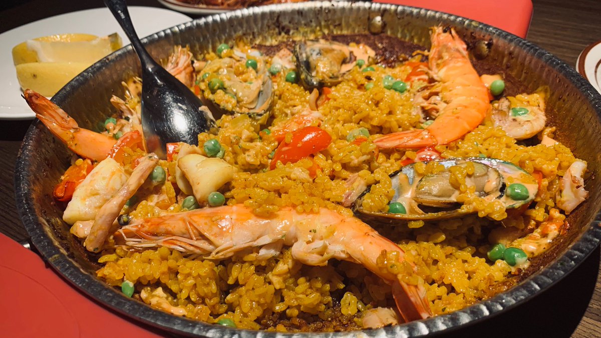 MoniqueAllrsi's tweet photo. Prueba nuestra nueva paella de marisco fresca de la costa! Sabor mediterráneo que te transporta directamente a Espaa. （中文释义：快来尝试我们全新的海岸新鲜海鲜饭！地中海风味直接把你带到西班牙。）， https://t.co/ANgueevfDW