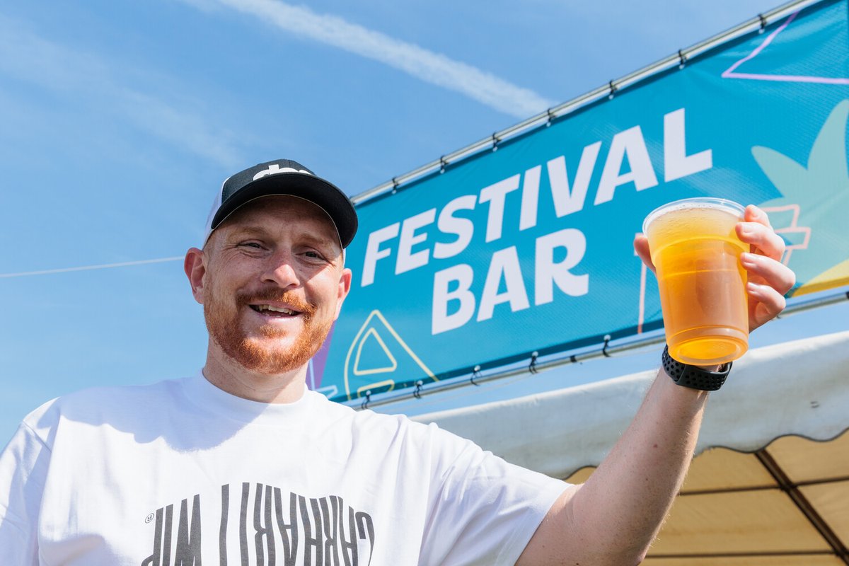 ShepherdNeame's tweet photo. The Broadstairs Food Festival is back 🍔

Enjoy more than 100 food and drink stalls and a pint at the Shepherd Neame Festival Bar 🍻

📆 Friday October 2 to Sunday October 4
📍 Victoria Gardens, Broadstairs
⏰ From 10am
🎟️ Free entry

We can't wait to see you there! https://t.co/0xHkAAVl6X