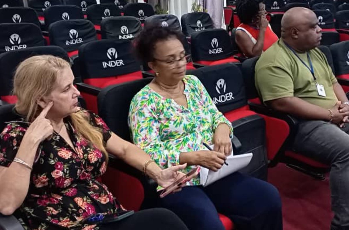 InderCuba's tweet photo. Reconocidos avances en la educación académica de postgrado y abordados otros temas de interés en reunión conjunta de #InderCuba y la Universidad de Ciencias de la Cultura Física y el Deporte Manuel Fajardo.
Seguimos #UnidosXCuba.
#DeporteCubano #SiempreXCuba https://t.co/yWcWIGVjJp