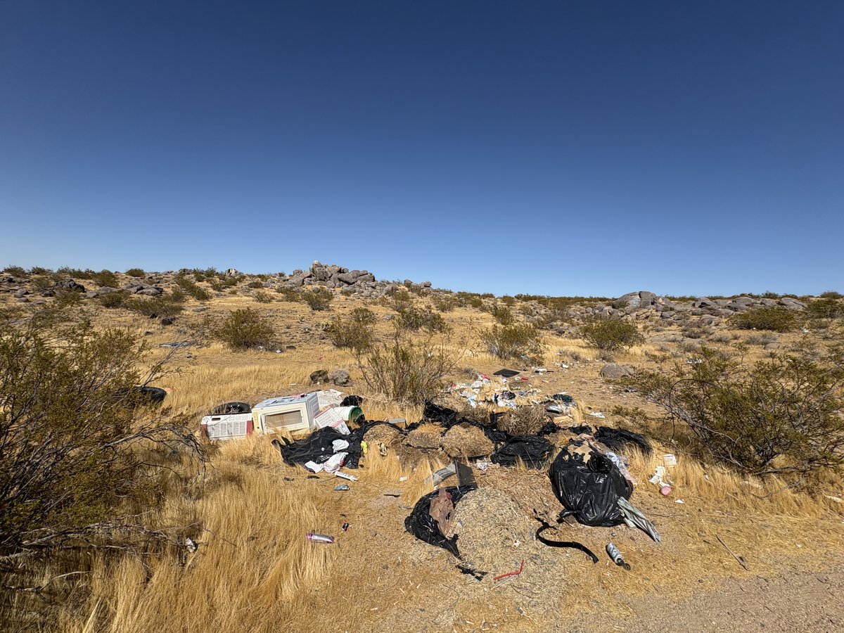 BLMca's tweet photo. Over 20 volunteers. Four illegal dump sites. 13.7 tons of trash = gone!

On National Public Lands Day, the Ridgecrest Field Office and Public Land Matters rallied volunteers for a massive clean-up effort. In just hours, the team removed 27,360 pounds of trash from public lands! https://t.co/3d4NOYfPhy