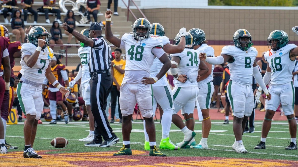 KYSUAthletics's tweet photo. SIAC DEFENSIVE PLAYER OF THE WEEK 

Carlos Bazert Jr. earns conference honors after recording six tackles, three tackles for loss and two sacks in Kentucky State’s 24-16 road win over Albany State.

📰: https://t.co/cIwZPwTyn2

#KSUFB https://t.co/eCyxJezRZD