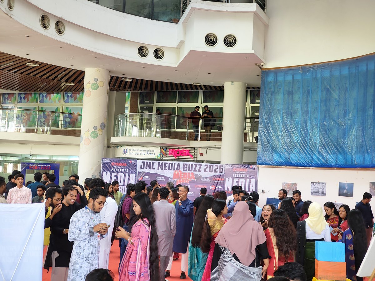 TheByline24's tweet photo. 🔥The entire university is buzzing with excitement at Media Buzz, organized by Journalism Media and Communication, Daffodil International University 

Venue: Knowledge tower, DIU

#mediabuzz #Jmc 
#jmconlinemojo #MoJoJamil https://t.co/5xuQdkgfD1