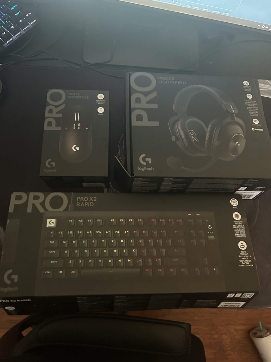 Shadow1x_'s tweet photo. Big thanks to @LogitechG &amp; @alybisace for sending me their 'Newest' X3 Series Products! 💙 https://t.co/TJsgNtCkhi