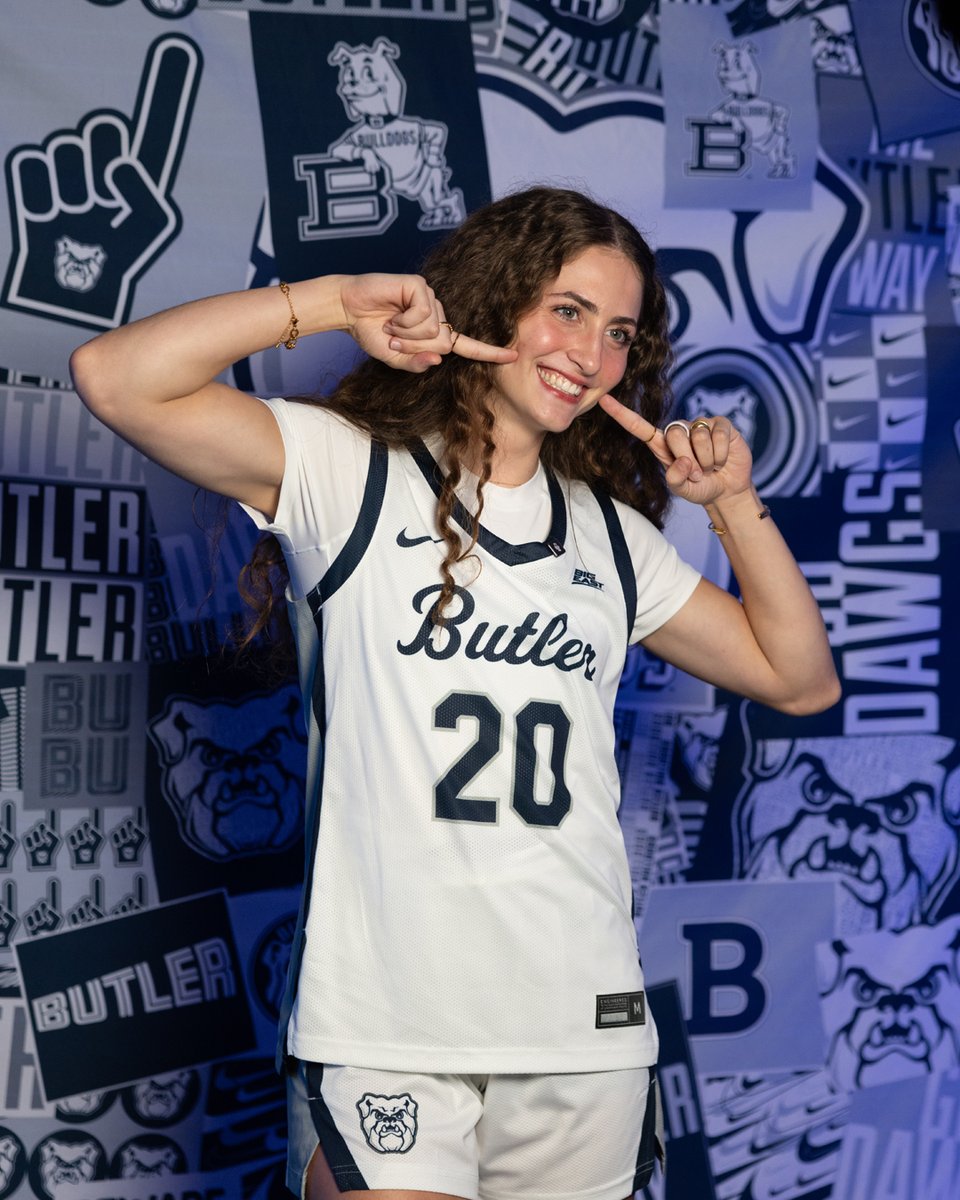 ButlerUWBB's tweet photo. Behind the Scenes from Media Day 🐶👀📸 https://t.co/eQldL6TZoT