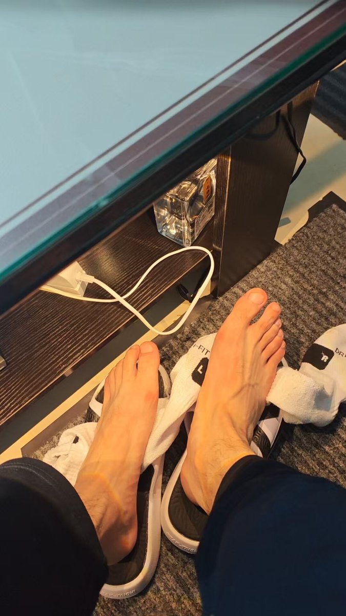 yankongbu's tweet photo. 听说你最近有点骚 那就跪下来用力吸吧＃S＃原味 https://t.co/3xR9q73aPF