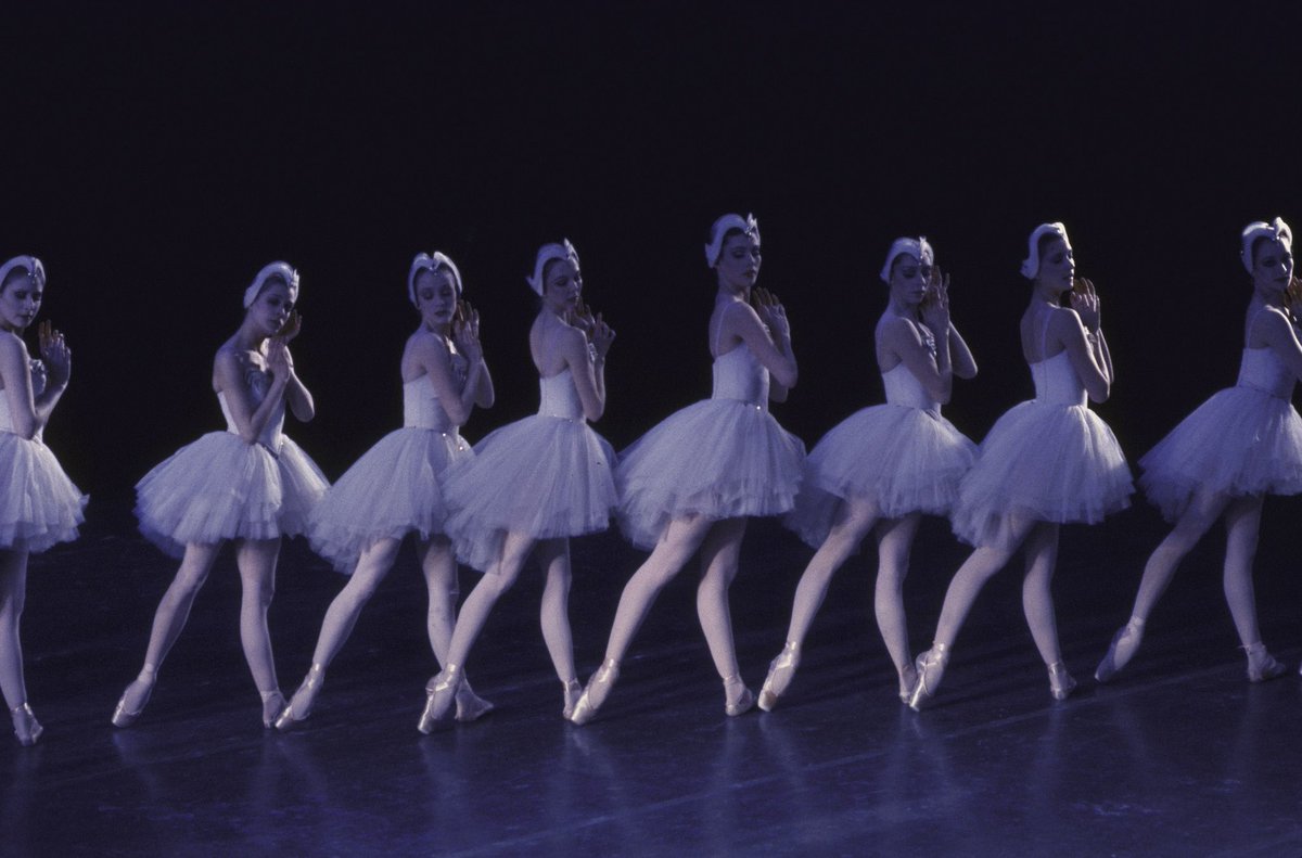 hrstylearchive's tweet photo. New York City Ballet production of “Swan Lake,” 1981 https://t.co/8amSQAxI0w