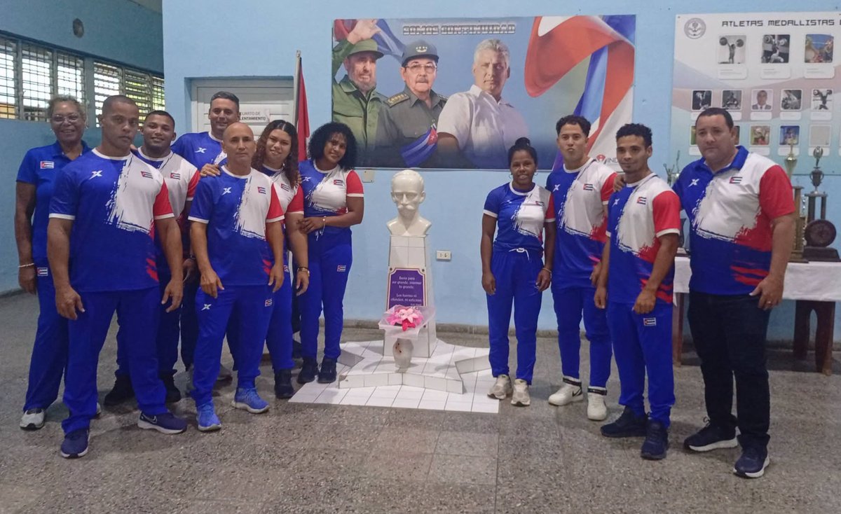 InderCuba's tweet photo. Seis cubanos intervendrán en el segundo torneo clasificatorio de #levantamientodepesas para #Lima2027.
En Tepic, México, del 4 al 8 de octubre próximo. La delegación antillana fue abanderada hoy en el gimnasio Manuel Suárez, de la Esfaar Cerro Pelado.
#DeporteCubano #SiempreXCuba https://t.co/rHK1yPsAuf