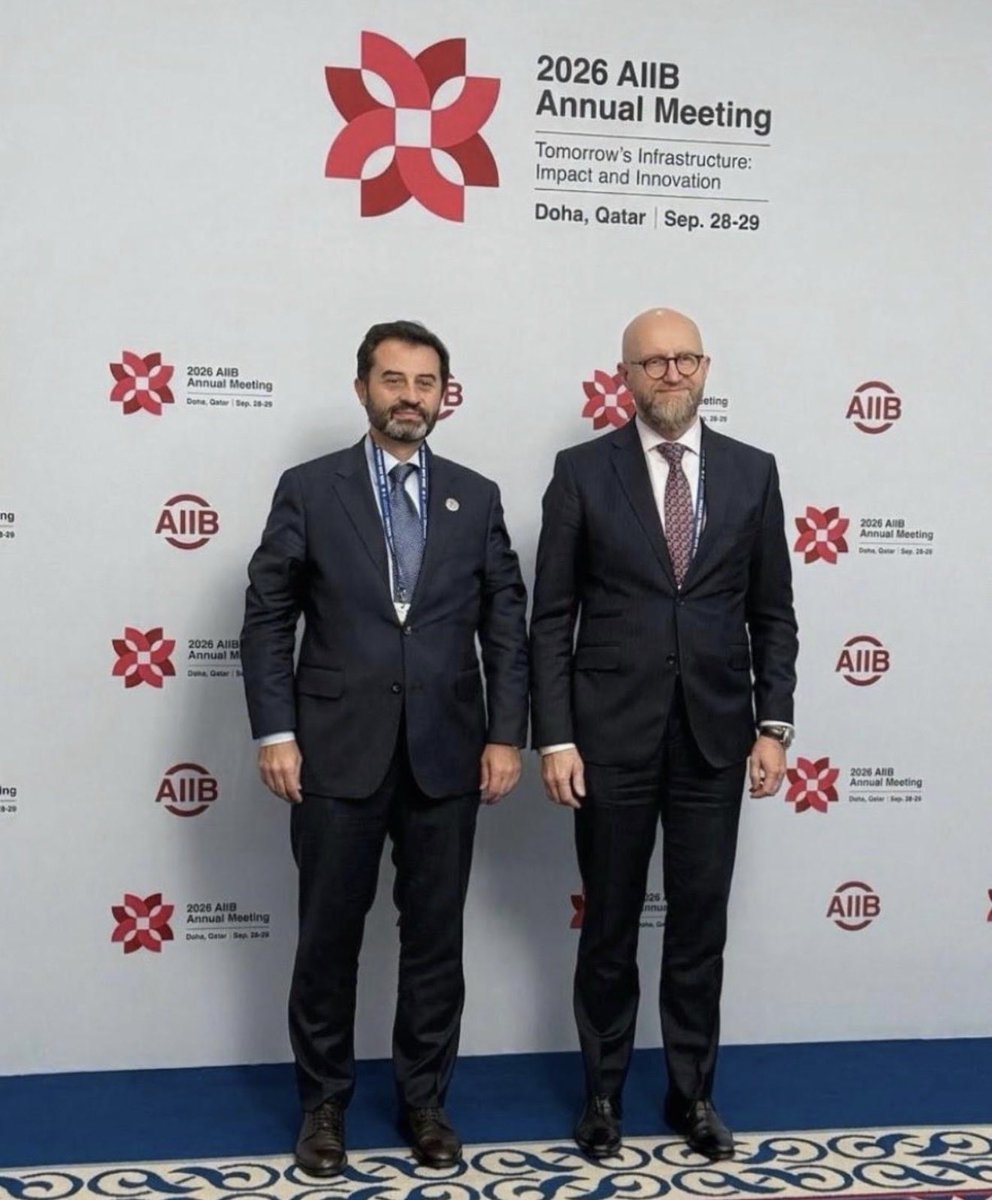 BSTDB's tweet photo. Our President, Dr.  Köksal, led a delegation to the #AIIBAnnualMeeting, where he met with AIIB Chief Investment Officer Konstantin Limitovskyi and CFO Gustavo De Rosa to explore ways to further strengthen the partnership between the two Banks.

The meeting highlighted opportunities for closer cooperation in support of sustainable investment, connectivity and development across the region.