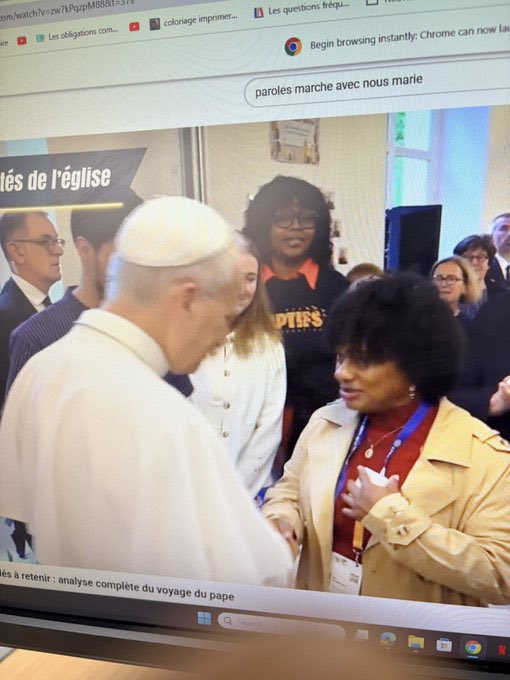 ingridevr's tweet photo. @DelphineSankara @Pontifex_fr Les rageux 🤣🤣🤣 https://t.co/NDd8NFeY3i