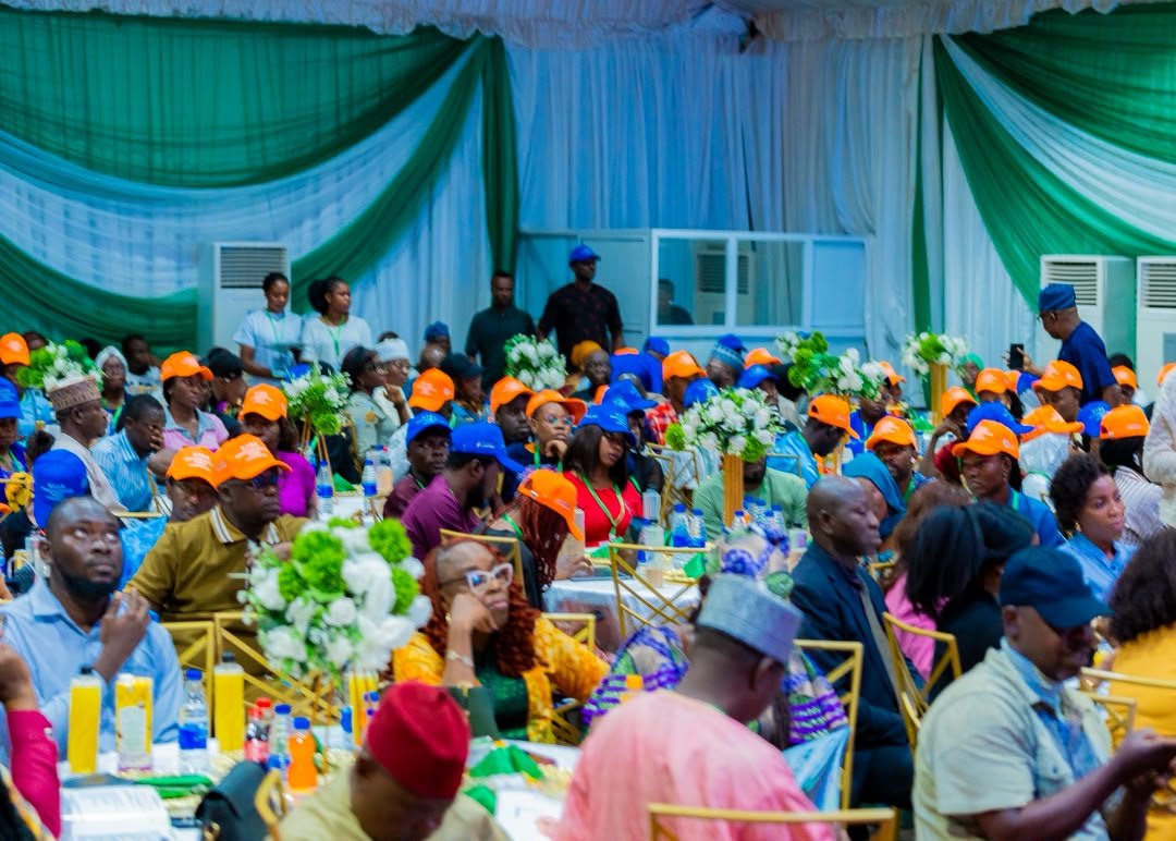 ayowisdom_'s tweet photo. Today, we launched the National Youth Data Bank, an important step toward a more inclusive, opportunity-driven future for young Nigerians. The platform will bring together information on young people’s skills, education, employment, businesses, needs and aspirations, helping us make better decisions and connect young Nigerians to opportunities in jobs, training, entrepreneurship, digital programmes and more.

No young Nigerian should be overlooked because of where they live. With accurate, secure and responsibly managed data, we can better match talent with opportunity and turn aspirations into progress. I call on young Nigerians to participate and provide accurate information, and for the private sector, development partners, institutions and youth organisations to support this initiative. Our goal is not just to collect data, but to use it to improve lives and build a stronger future for Nigeria.