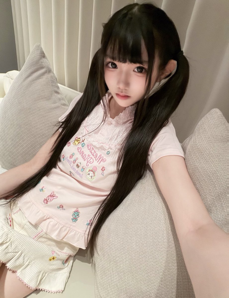 StephanieBttfr's tweet photo. 从小缺爱

有人想锐评一下我的福嘛 🥹   

不要🚪赶紧看，我要删了… https://t.co/HO9Qel4PIG