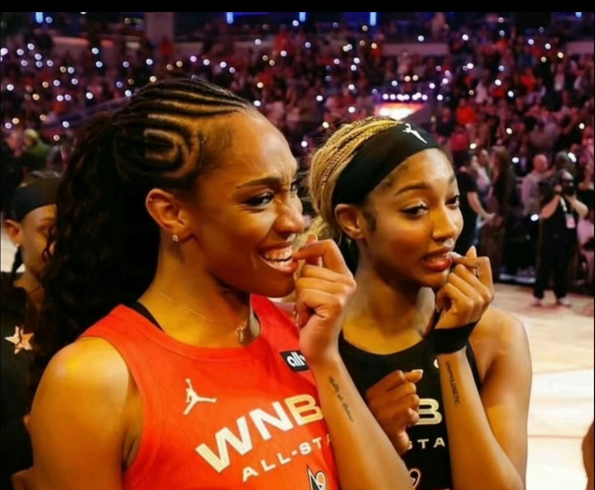 Bbygrlmani's tweet photo. Go ahead and put that on streaming services mama @theestallion https://t.co/3RrRyb3wTO
