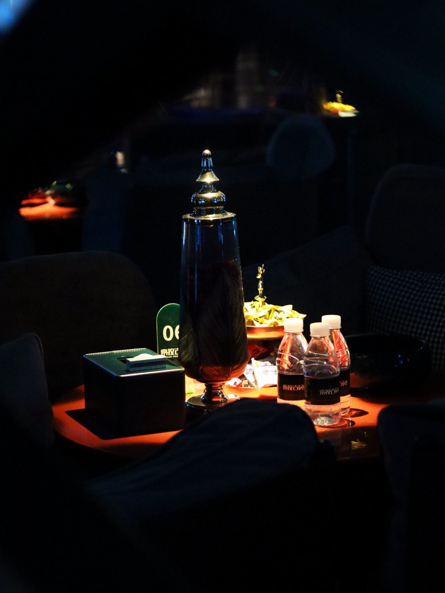 944dezo591's tweet photo. I found a hidden private theater in Baxian County that’s so cozy and cool!， https://t.co/LmEplqY9qq