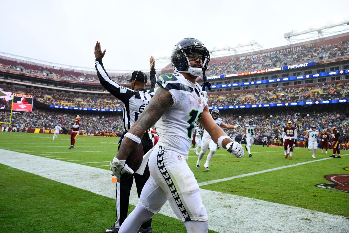 PFF's tweet photo. Highest receiving grade this season

Jaxon Smith-Njigba   93.1
Zay Flowers                  92.4
Parker Washington   90.5
Chris Olave                   90.2
DeVonta Smith            90.2 https://t.co/rDhiG15njA