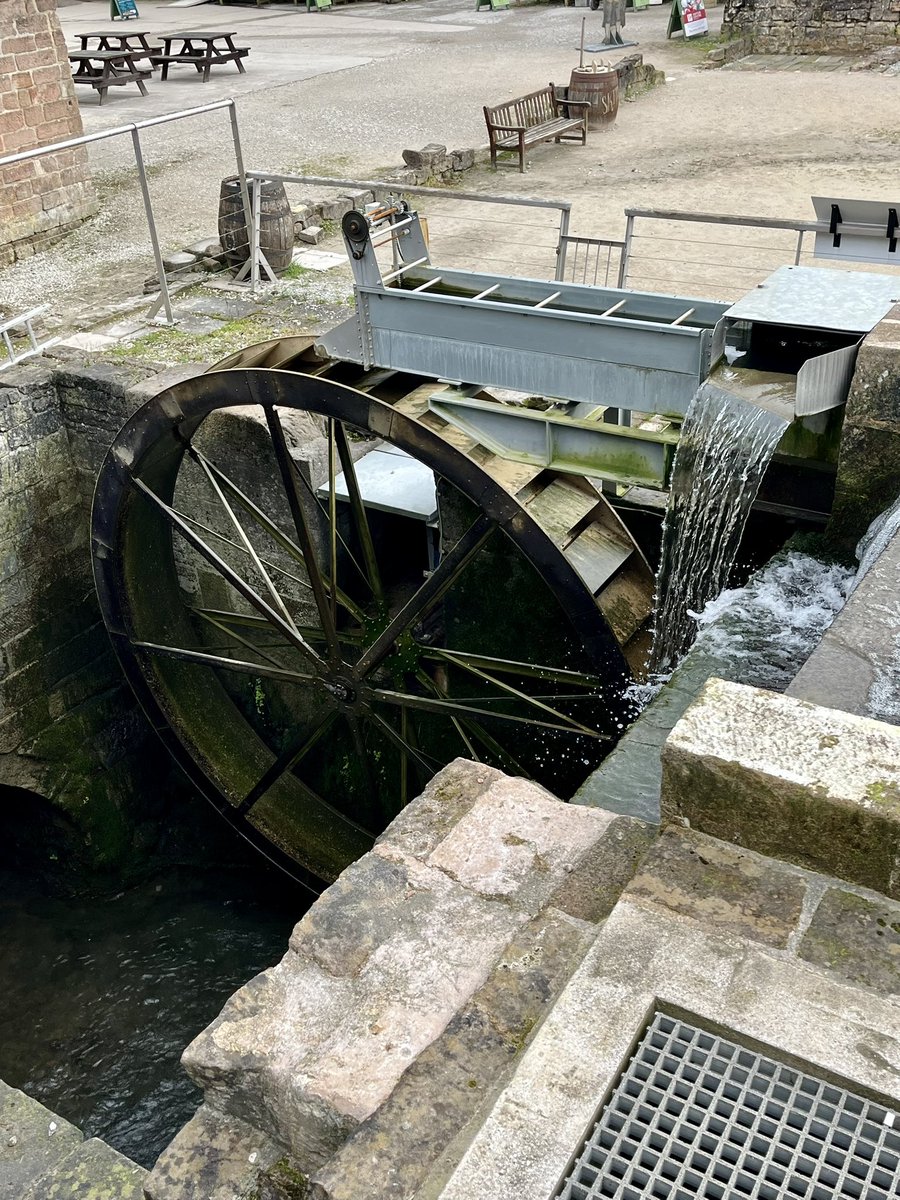 FloralRainbowAW's tweet photo. For #WeekMForMachinery #AlphabetChallenge
Water wheel Cromford mill. https://t.co/WuIAWB6O9u