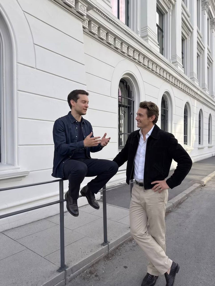 TobeyMagz's tweet photo. me explaining to bro how $TOBEY is the next multimillion dollar meme https://t.co/6A59FaMvqG
