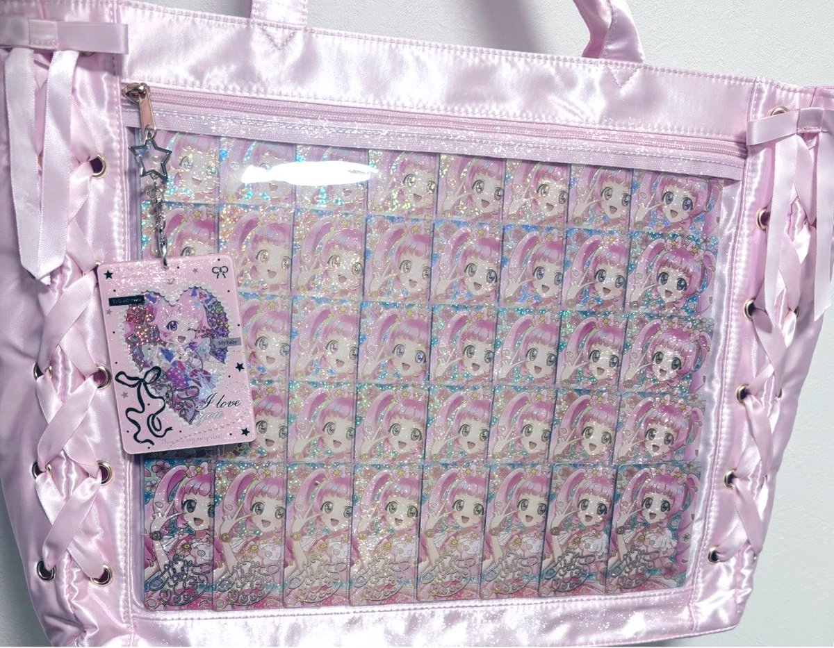 ICEMYRING_0919's tweet photo. 青空ひまり 最高の姉御
というわけで念願(？)のさくらツインサインの痛バ作りました！
キーホルダーに初期のポッピンハート付けてエモい感じにしちゃったりしてね👀
5×8の痛バ初めてだったので結構神経使いました…💦
ライブ当日は最高の女性痛バと合わせてこちらも装備して行きますのでよろぴく♡ https://t.co/W1Hw1WSBmZ