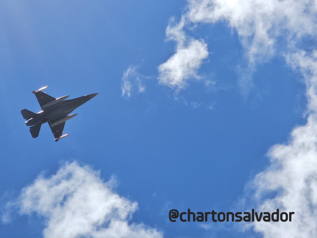 chartonsalvador's tweet photo. Ao 12:15 decolaram rumo a Rio Cuarto na Argentina, o segundo lote dos F16 após pernoite em Natal. depois de uma longa travessia bem sucedida pelo Atlântico. 

#programpeacecondor #FightingFalconF16 
#Ferryflight #RCU 
#ferryII #military 
#BANT #ARMACUAR #ARG 🇦🇷
#fuerzaaereaargentina
#FerryII #F16M @edadmartinez
@MalvinasData @Blogp47 @wordsbynathan  @Zonamilitar1  @todonoticias @C5N @LANACION