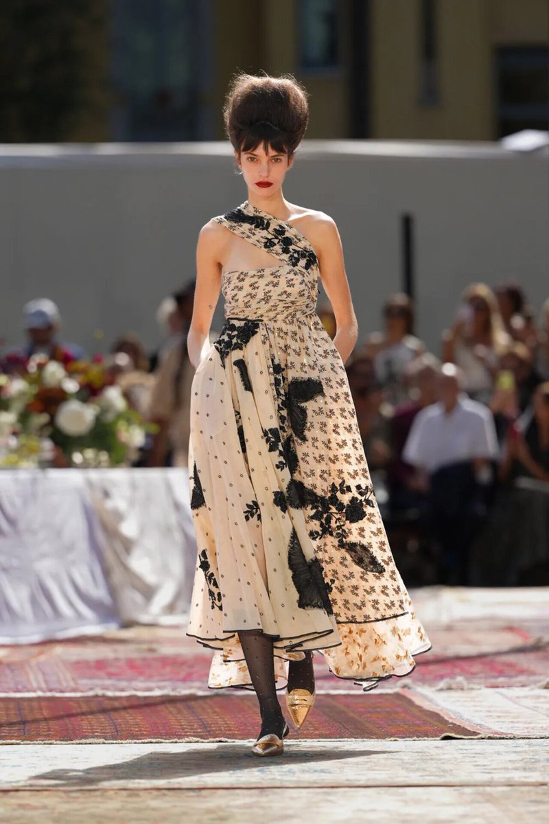 LadymiaMicky's tweet photo. Sfilata Spring Summer 27 Antonio Marras #AntonioMarras #SpringSummer27 #moda #outfit #look #fashion #fashionstyle #style #fashionista #trendy #tendenza #glam #glamour #musthave 👗😍❤️ https://t.co/N4XpLfKB4M