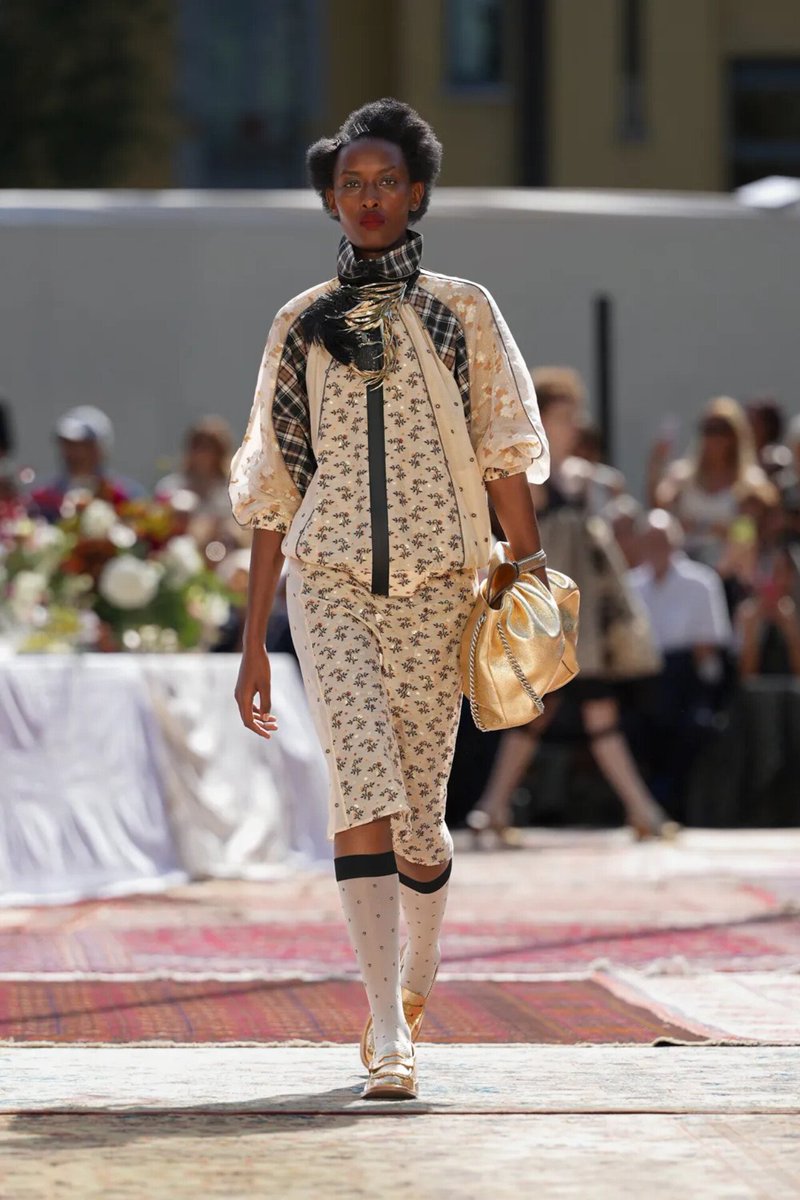 LadymiaMicky's tweet photo. Sfilata Spring Summer 27 Antonio Marras #AntonioMarras #SpringSummer27 #moda #outfit #look #fashion #fashionstyle #style #fashionista #trendy #tendenza #glam #glamour #musthave 👗😍❤️ https://t.co/N4XpLfKB4M