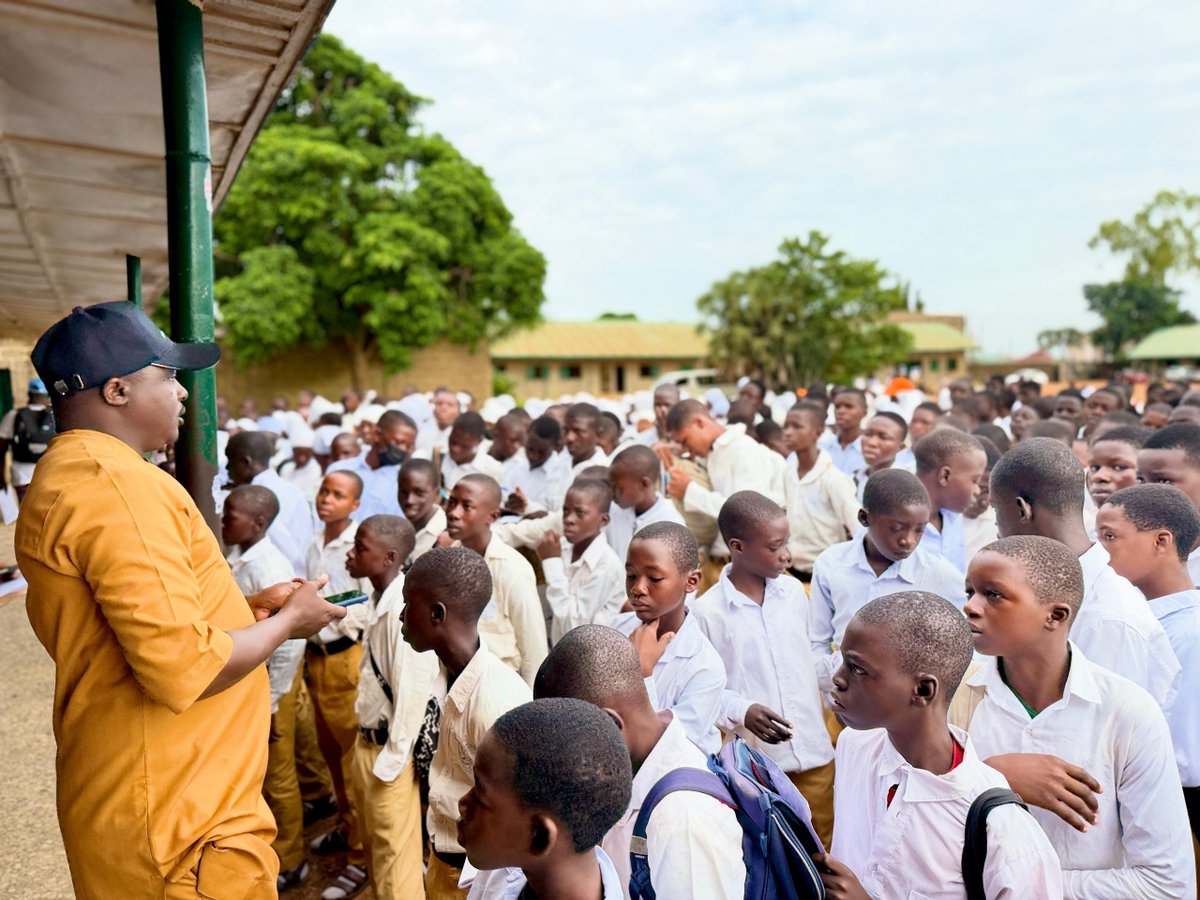 ESGBV_NG's tweet photo. @IntIDEA_NG ...sexual, physical and psychological abuse, understand bodily autonomy and consent, identify coercion and manipulation, and respond safely to situations that may place them at risk.

The sessions placed equal emphasis on what happens after a student decides to speak up. https://t.co/8d4hSTRDCp
