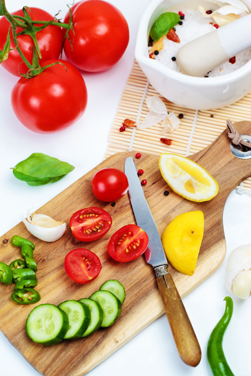 jacki20500's tweet photo. When life gives you tomatoes, cut them up, add a dash of spice, and enjoy the delicious food! https://t.co/0XfjIpxdeA