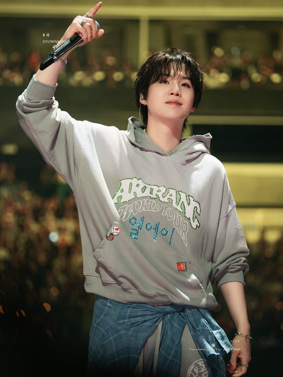 Never_mind_39's tweet photo. 잘생기고 귀엽고
#SUGA #슈가 #AgustD https://t.co/sHHu9IOXSr