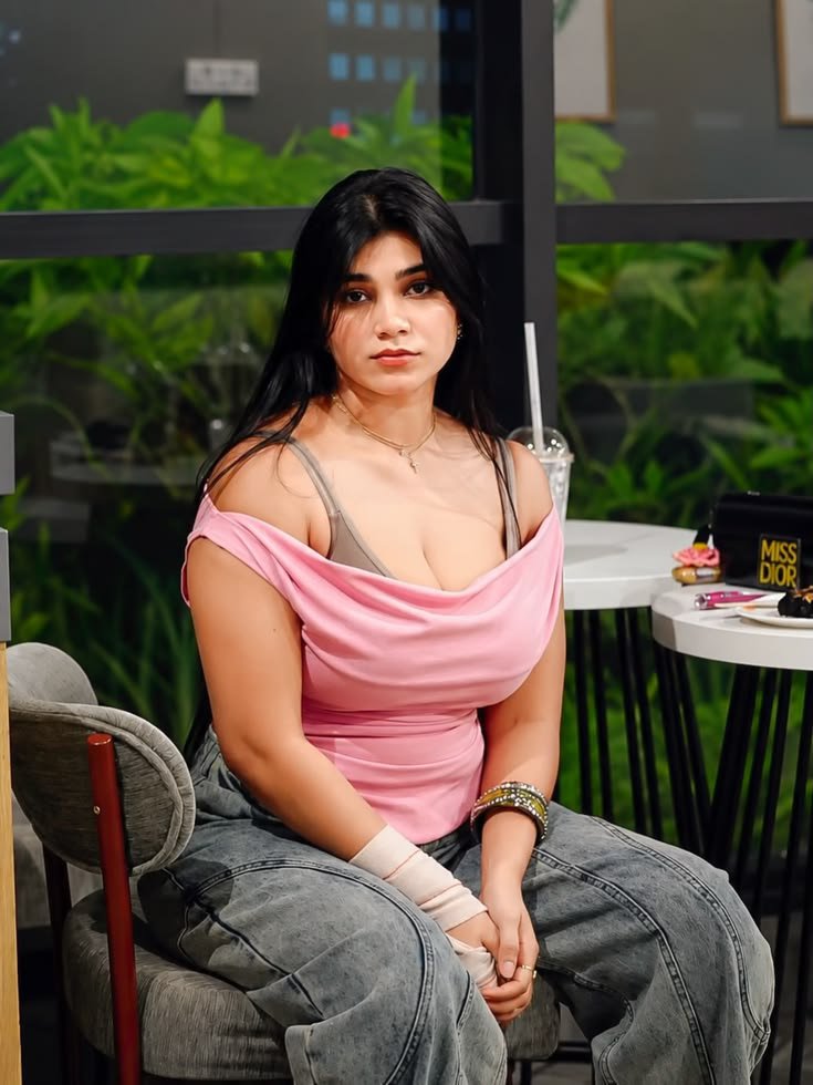 Vedika_Angel_'s tweet photo. #Girl #Girls #GirlPower #PrettyGirl #CuteGirl #Gorgeous #FashionGirl #Beauty #SelfLove #Confidence #Aesthetic #Trending #Viral #Reels #InstagramReels #ExplorePage #TrendingReels #InstaGirl #Style #Glamour https://t.co/9tcDzm6CTb