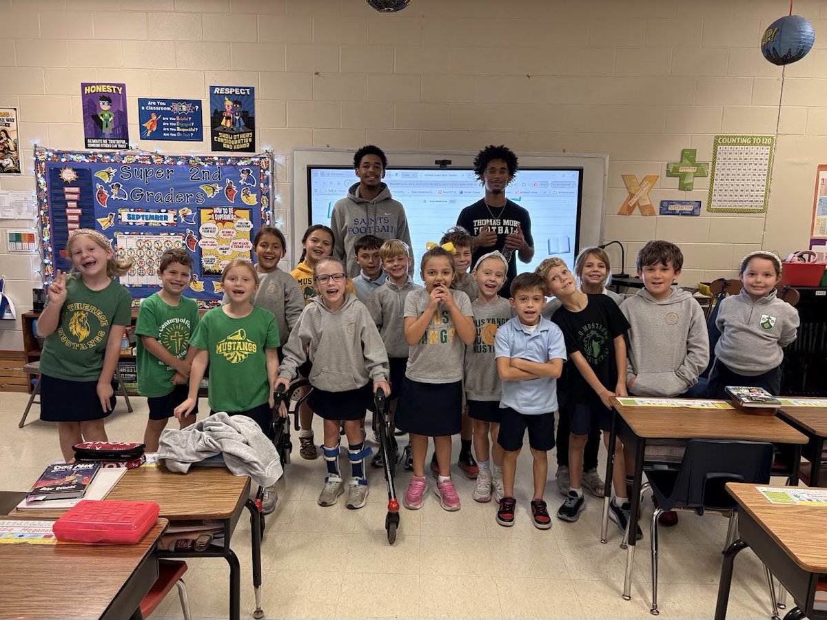 TMU_Football's tweet photo. SAINTS IN THE COMMUNITY‼️

Spending Time With The Students Of St. Therese And Teaching Them About The Hard Work It Takes To Be Successful On And Off The Field!!

⬛️🔷▫️🔷⬛️ https://t.co/AzGYEURmBS