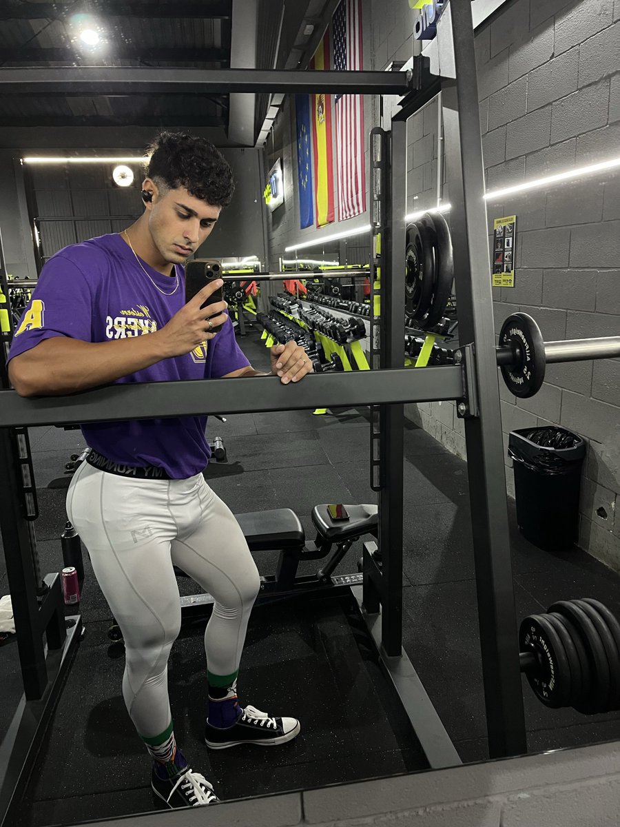AlphaMasteDan's tweet photo. ¿Te distrae el físico o estás aquí para demostrar cuánto lo valoras? 😈💸

Mira todo lo que quieras. El tributo es lo que cuenta.

#findomslave #findompaypig #fitness #moneyslave https://t.co/1RQpJUqdGS
