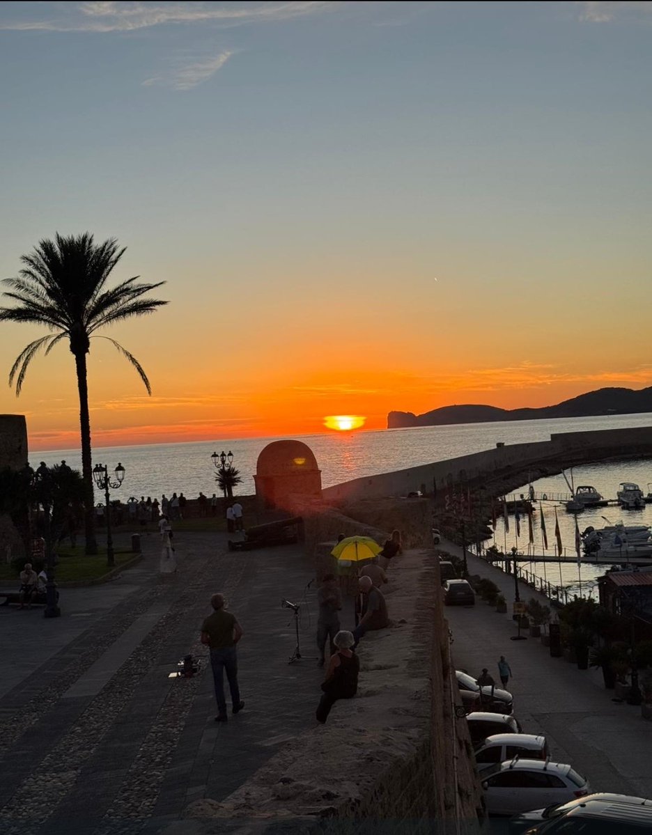 bellalilli161's tweet photo. #GoodEvening everyone!

#sunsetphotography
#sunsetlover https://t.co/NKha1eDT3L