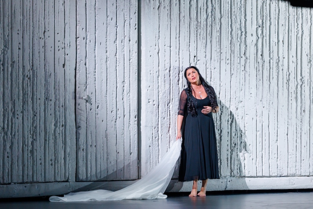 AvantiLui18555's tweet photo. Aida en tiempos de guerra. Shirin Neshat lleva al Liceu una lectura de Verdi atravesada por Irán, y los conflictos del presente, con Anna Netrebko como protagonista. 
Nota completa en https://t.co/6LWJ3qzrpK
#Aida #Verdi #AnnaNetrebko #ShirinNeshat #Opera #Liceu https://t.co/YLudi91fIg