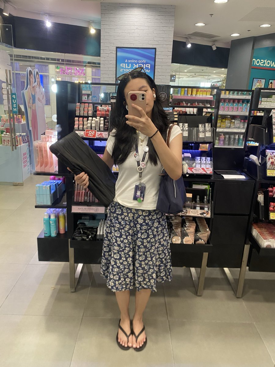 luckmails's tweet photo. i actually love my outfit today ! :] #metwt https://t.co/Jo7w2loCjH