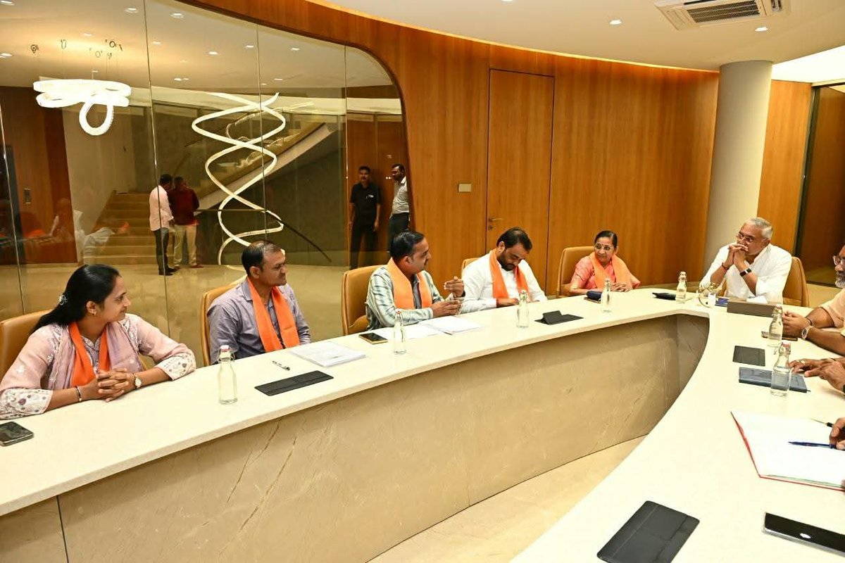 BJP4Karnavati's tweet photo. પ્રદેશ અધ્યક્ષ શ્રી @iJagdishBJP જી ની અધ્યક્ષતામાં લાઠીદળ ખાતે બોટાદ જિલ્લા સંકલન બેઠક યોજાઈ. https://t.co/HRdexlkLYV