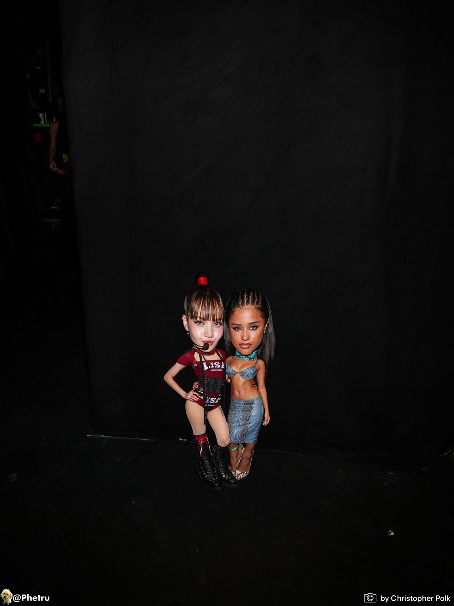Phetru's tweet photo. LISA and Tyla at The 2026 MTV VMAs https://t.co/CL0GiHj7Va