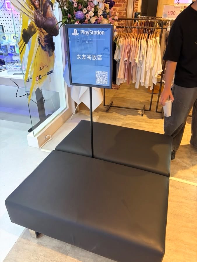 GFF55866299's tweet photo. Sony in Taiwan: https://t.co/FBneWiLaha